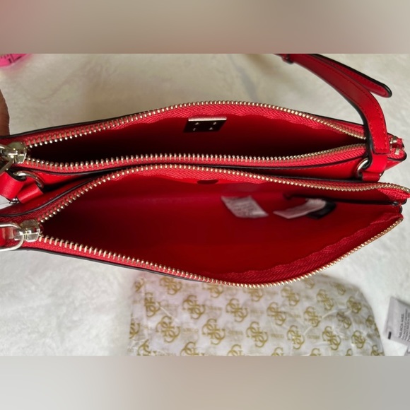 Guess crossbody purse-NWT - Picture 9 of 10
